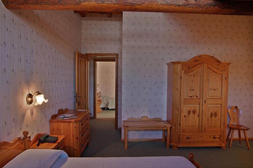 Rutzer Hotel Ristorante & Panoramic Spa 아지아고 외부 사진