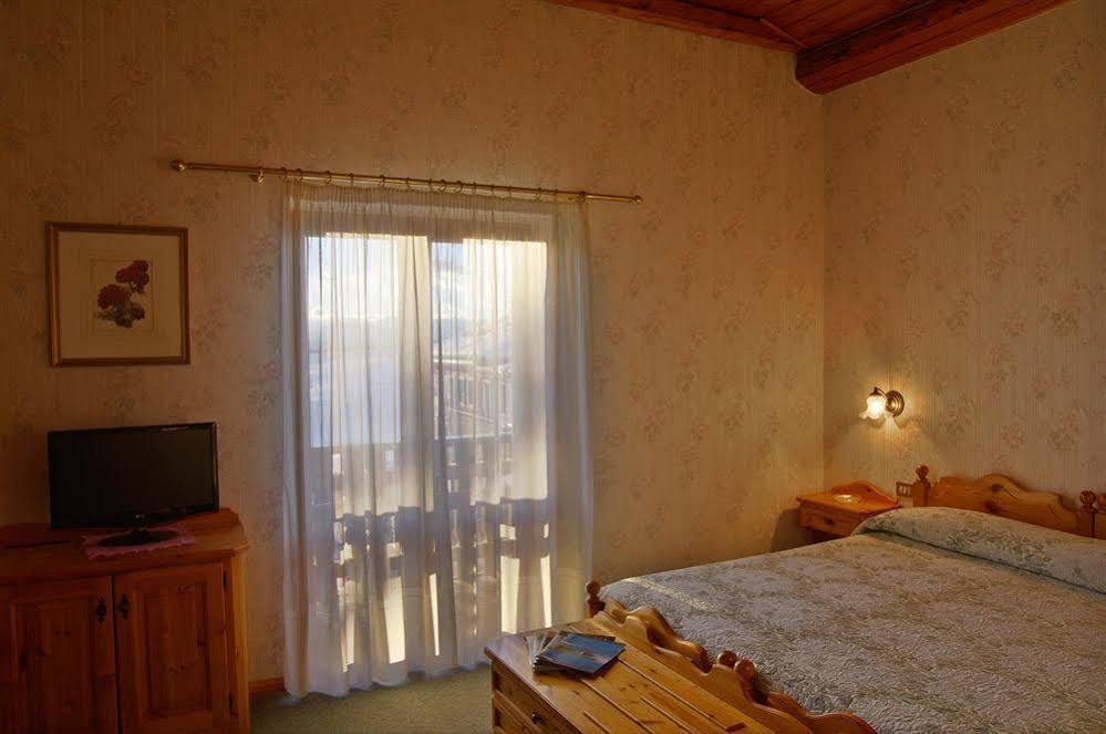 Rutzer Hotel Ristorante & Panoramic Spa 아지아고 외부 사진